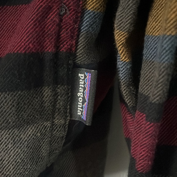 Patagonia multi-striped button down - Picture 4 of 5